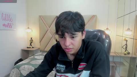 Stiwen online show from 12/16/25, 07:41