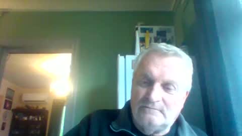 Snapshot of stoewer55 chatting on 10/26/25, 01:28 stoewer55 online show from 10/26/25, 01:28