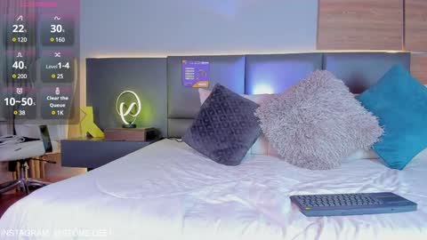 Stone Lee  online show from 01/12/25, 07:00