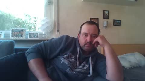 stoned1983 online show from 04/21/26, 07:03