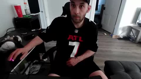 stonedpanda77 online show from 05/17/26, 09:44