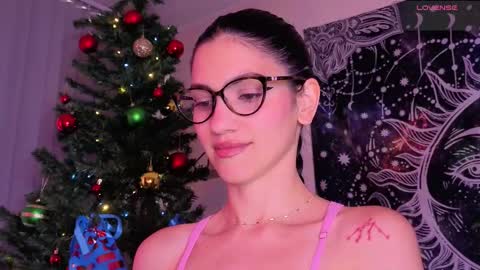 Snapshot of stonned_candy chatting on 12/03/25, 05:55 Liz online show from 12/03/25, 05:55