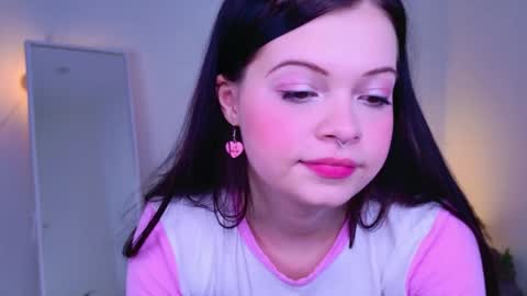 Leila online show from 04/24/26, 09:56