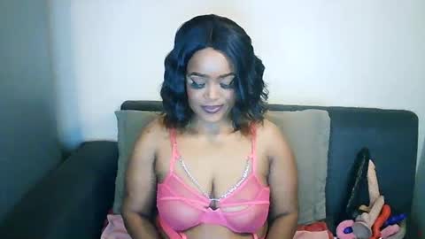 Snapshot of stormie955 chatting on 12/18/24, 02:53 stormie955 online show from 12/18/24, 02:53