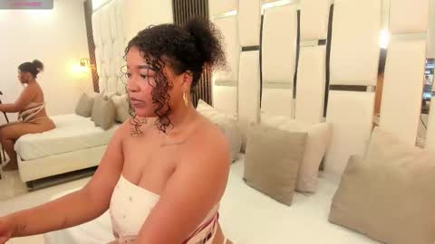 Snapshot of stormy_kox chatting on 11/26/25, 02:34 Stormy online show from 11/26/25, 02:34