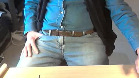 Snapshot of str8_dave chatting on 12/15/25, 12:09 Dave online show from 12/15/25, 12:09