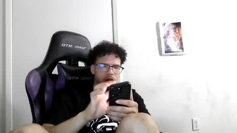 Snapshot of str8dj chatting on 06/18/26, 04:35 Dj online show from 06/18/26, 04:35