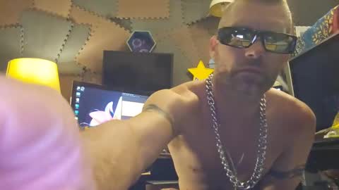 Str8 online show from 03/08/25, 10:24