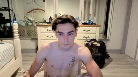 Snapshot of str8whiteboy21 chatting on 05/11/26, 04:04 str8whiteboy21 online show from 05/11/26, 04:04