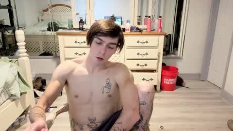 Snapshot of str8whiteboy21 chatting on 05/31/26, 08:32 str8whiteboy21 online show from 05/31/26, 08:32