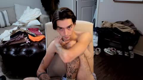 Snapshot of str8whiteboy21 chatting on 06/05/26, 06:52 str8whiteboy21 online show from 06/05/26, 06:52