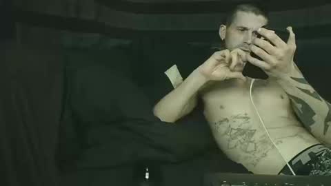 straitpipermann22 online show from 10/19/25, 01:06