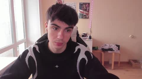 Snapshot of stralght_twinks chatting on 01/21/25, 11:56 Ray online show from 01/21/25, 11:56