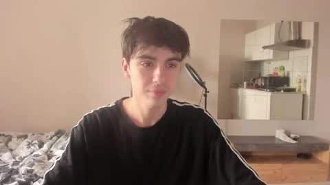 Snapshot of stralght_twinks chatting on 04/29/26, 08:18 Ray online show from 04/29/26, 08:18