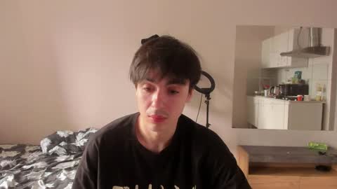 Snapshot of stralght_twinks chatting on 05/10/26, 02:44 Ray online show from 05/10/26, 02:44