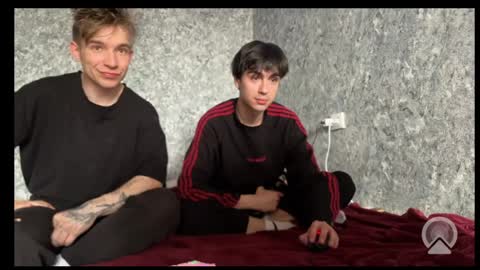 Snapshot of stralght_twinks chatting on 05/12/26, 10:23 Ray online show from 05/12/26, 10:23