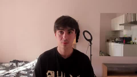 Snapshot of stralght_twinks chatting on 05/23/26, 02:43 Ray online show from 05/23/26, 02:43