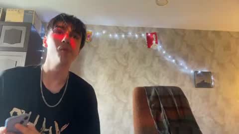 Snapshot of stralght_twinks chatting on 06/22/26, 10:23 Ray online show from 06/22/26, 10:23