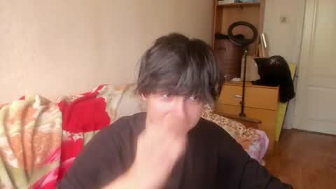 Snapshot of stralght_twinks chatting on 07/18/26, 11:25 Ray online show from 07/18/26, 11:25