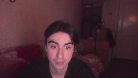 Snapshot of stralght_twinks chatting on 07/25/26, 12:31 Ray online show from 07/25/26, 12:31