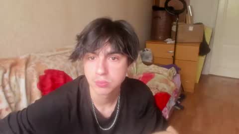 Snapshot of stralght_twinks chatting on 07/27/26, 06:31 Ray online show from 07/27/26, 06:31