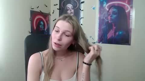 Snapshot of stranger_giirl chatting on 05/11/26, 11:49 Amalia online show from 05/11/26, 11:49