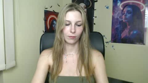 Snapshot of stranger_giirl chatting on 06/24/26, 07:57 Amalia online show from 06/24/26, 07:57