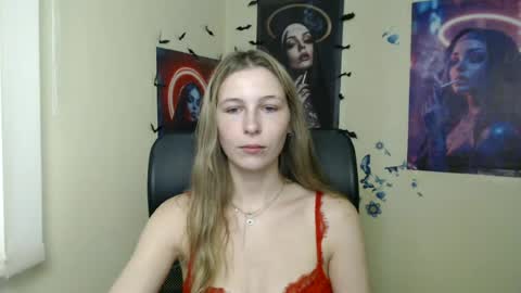 Snapshot of stranger_giirl chatting on 06/27/26, 07:13 Amalia online show from 06/27/26, 07:13