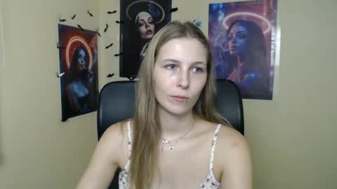Snapshot of stranger_giirl chatting on 08/03/26, 11:37 Amalia online show from 08/03/26, 11:37