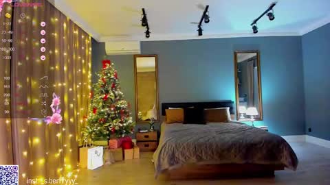 Snapshot of straw_juice chatting on 12/29/24, 02:38 Laura online show from 12/29/24, 02:38