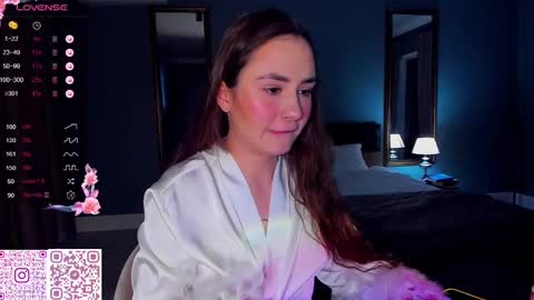 Snapshot of straw_juice chatting on 01/23/25, 06:17 Laura online show from 01/23/25, 06:17