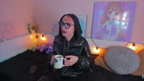 Snapshot of strawberry_kitty_ chatting on 11/03/25, 03:30 strawberry_kitty_ online show from 11/03/25, 03:30