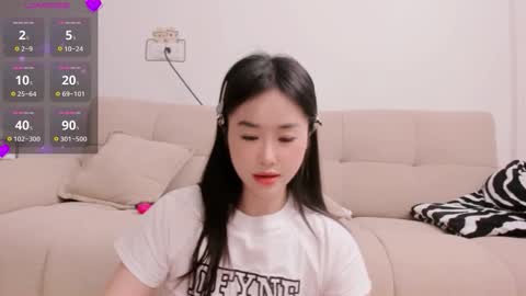 strawberry_loveee online show from 11/01/25, 04:14