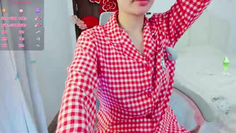 strawberry_loveee online show from 02/21/26, 05:14