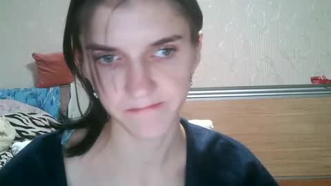 Strawberry Storm online show from 11/08/25, 01:39