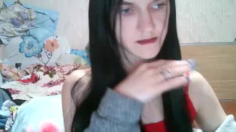 Snapshot of strawberry_storm chatting on 04/07/26, 06:19 Strawberry Storm online show from 04/07/26, 06:19