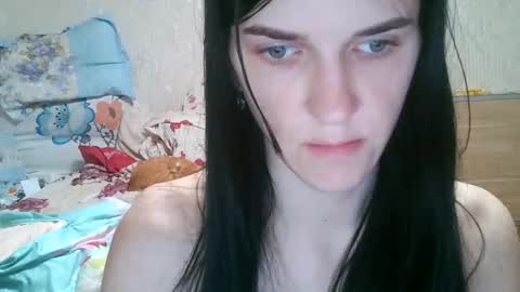 Snapshot of strawberry_storm chatting on 05/05/26, 09:01 Strawberry Storm online show from 05/05/26, 09:01