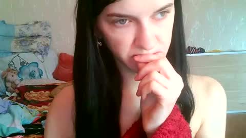 Snapshot of strawberry_storm chatting on 05/19/26, 05:58 Strawberry Storm online show from 05/19/26, 05:58
