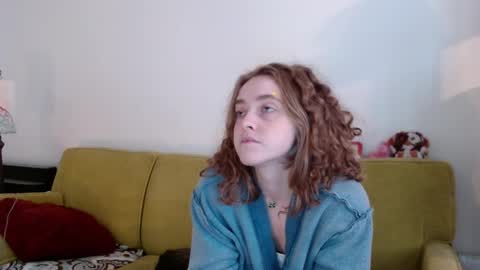 Snapshot of strawberrylotsacake chatting on 12/17/25, 04:02 Strawberrylotsacake online show from 12/17/25, 04:02