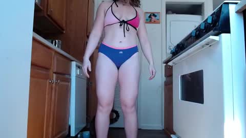 Snapshot of strawberrylotsacake chatting on 03/19/26, 06:01 Strawberrylotsacake online show from 03/19/26, 06:01