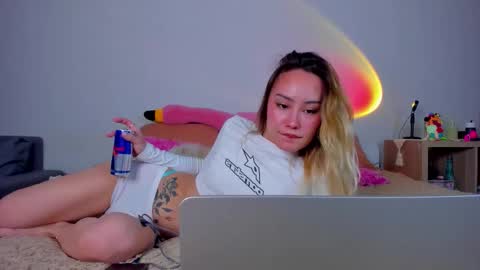 Tati and Lola online show from 01/12/26, 01:38