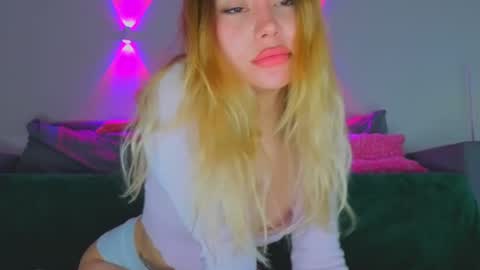 Tati and Lola online show from 04/18/26, 05:55