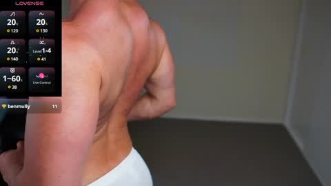 Snapshot of streatmeat chatting on 12/02/24, 10:23 streatmeat online show from 12/02/24, 10:23