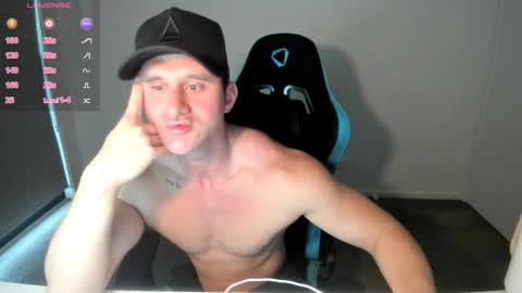 Snapshot of streatmeat chatting on 11/02/25, 10:45 streatmeat online show from 11/02/25, 10:45