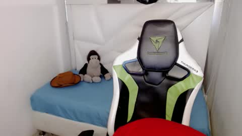 Street online show from 03/06/26, 04:20