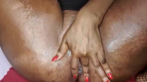 Snapshot of stretchmarksebony chatting on 02/17/26, 10:12 stretchmarksebony online show from 02/17/26, 10:12