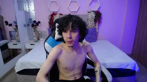 Snapshot of strip_demons chatting on 12/03/24, 12:27 Nikolas And Sophia online show from 12/03/24, 12:27