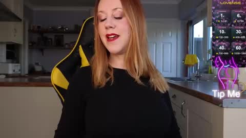 Amorina online show from 02/05/25, 10:41