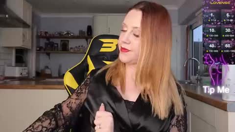 Amorina online show from 02/11/25, 10:15