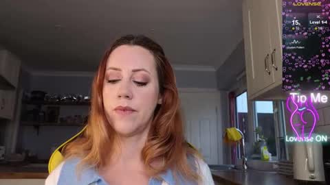 Snapshot of stripmequick chatting on 02/06/26, 10:29 Amorina online show from 02/06/26, 10:29